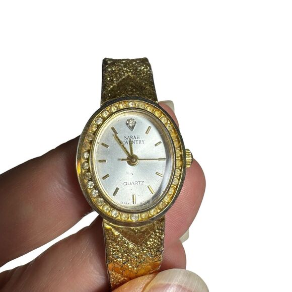 Sarah Coventry Quartz Womans Gold Tone Japan Movement Wrist Watch Needs Battery - Picture 1 of 9